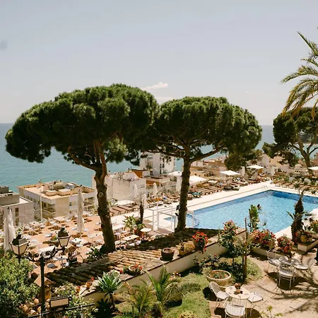 Hotel Roger De Flor By Seleqtta 4*