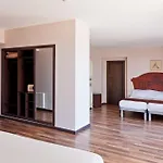 Hotel Roger De Flor By Seleqtta