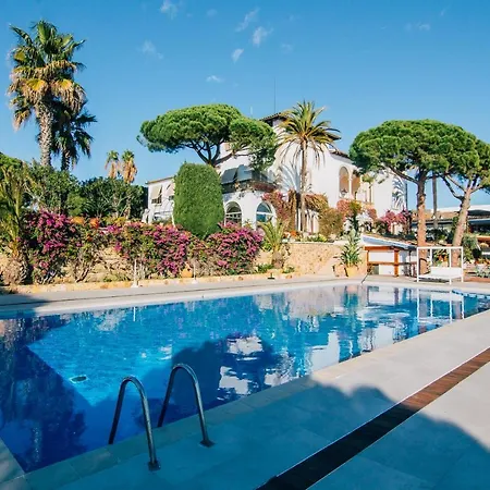 ホテル Roger De Flor By Seleqtta