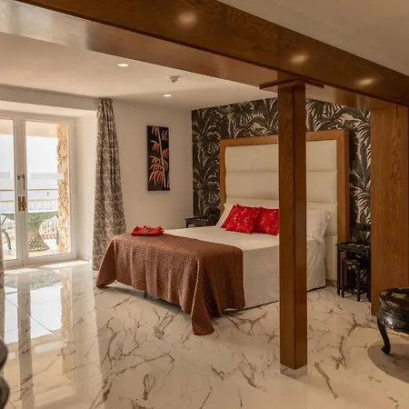 Hotel Roger De Flor By Seleqtta 4*