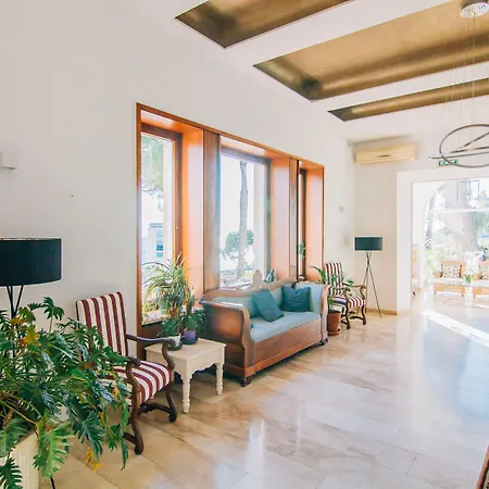 Roger De Flor By Seleqtta Hotel