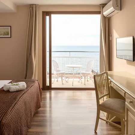 Szálloda Roger De Flor By Seleqtta Lloret de Mar