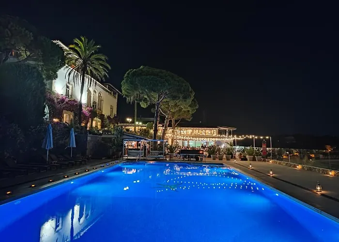 Hotel Roger De Flor By Seleqtta 4*