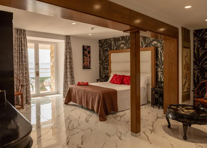 Hotel Roger De Flor By Seleqtta 4*