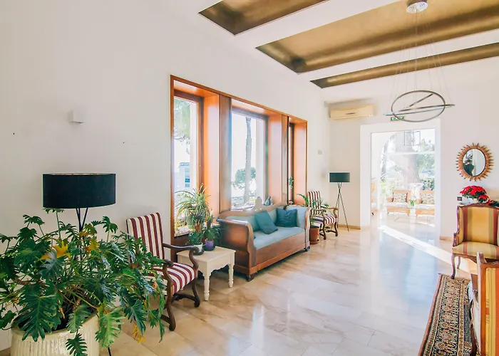 Roger De Flor By Seleqtta Hotel