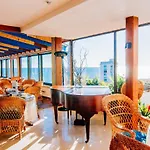 Hotel Roger De Flor By Seleqtta 4*
