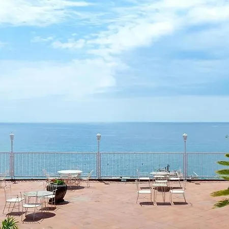 Hotel Roger De Flor By Seleqtta Lloret de Mar